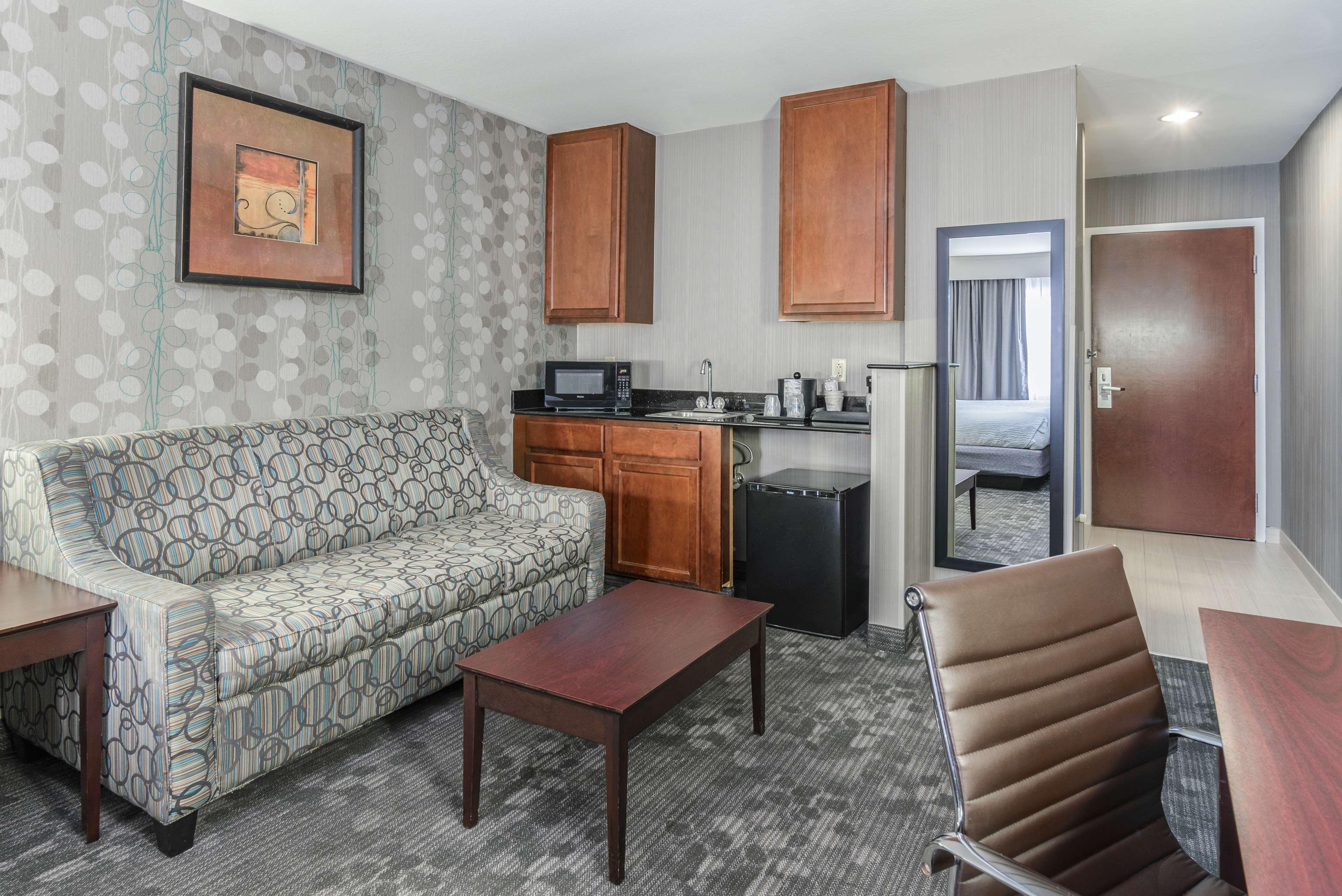 Best Western Concord Inn And Suites Εξωτερικό φωτογραφία