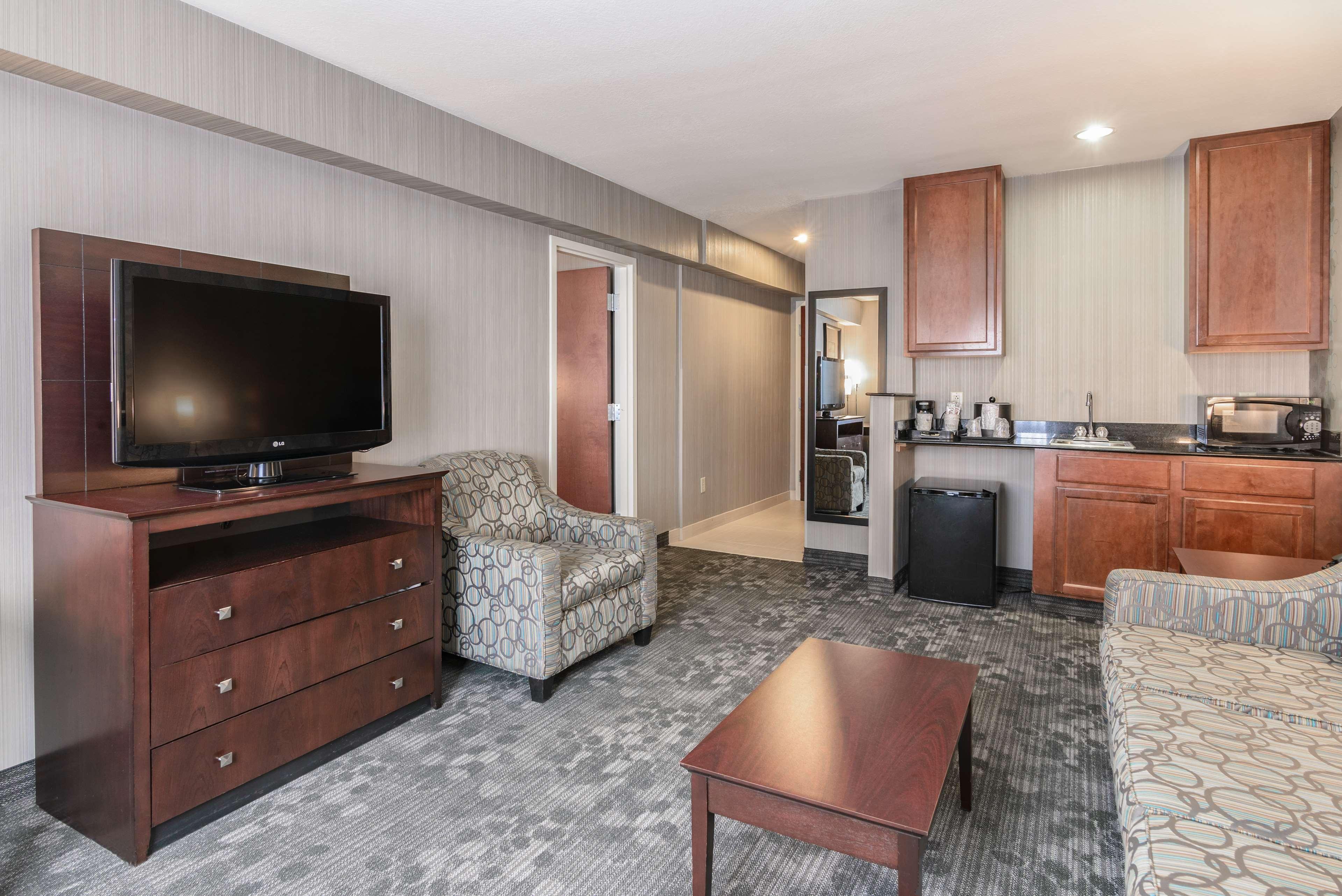Best Western Concord Inn And Suites Εξωτερικό φωτογραφία